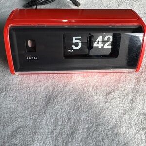 Copal Flip Clock 222 orange body. #268796. Vintage working!!!!!!